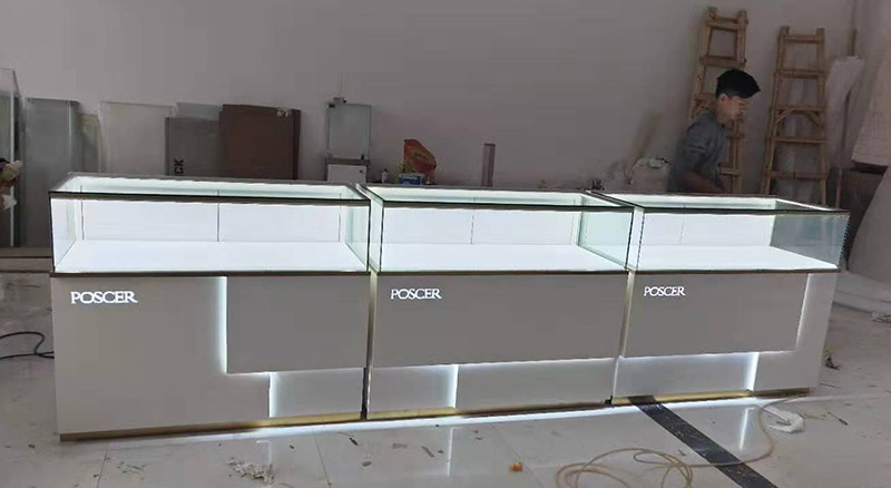 天王表展柜設(shè)計裝修方案(圖3)